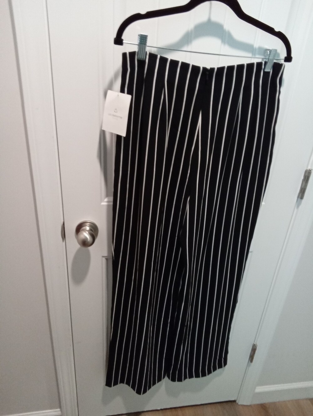 Liz Claiborne Liz Sport Plus Size 14 Black Wide Leg Pants with White Pinstripes